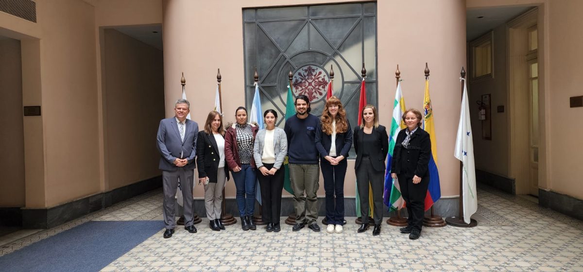 La_secretara_del_Mercosur_SM_recibe_nuevos_pasantes